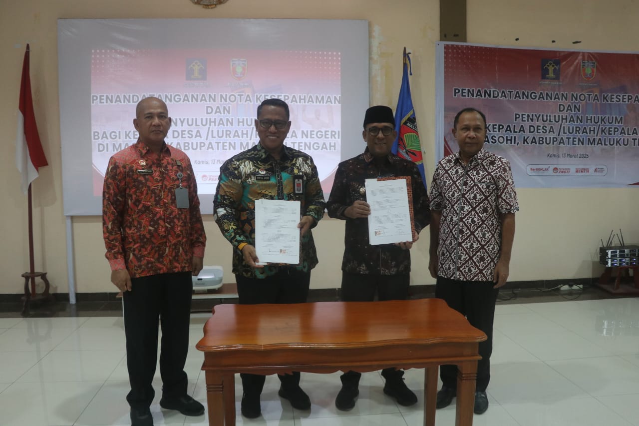 Penandatanganan Nota Kesepahaman Antara Kantor Wilayah Kementerian Hukum Maluku Dengan Pemerintah Kabupaten Maluku Tengah Tentang Pelayanan Hukum