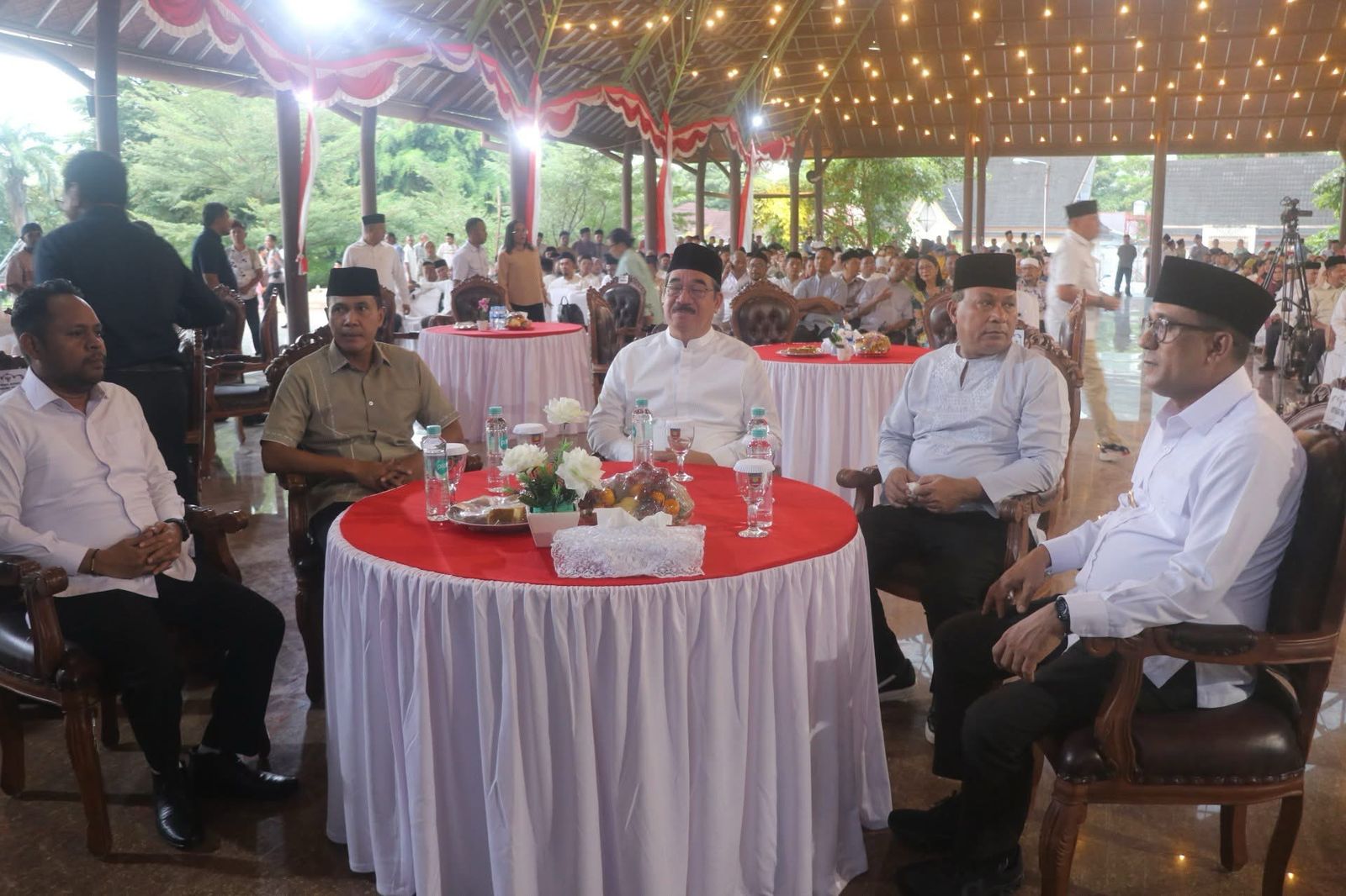 Bupati Maluku Tengah Menyambut Kedatangan Gubernur di Bumi Pamahanu Nusa