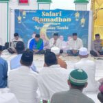 Bupati Maluku Tengah Gelar Safari Ramadhan di Kecamatan Banda, Serahkan Beasiswa bagi Siswa Berprestasi