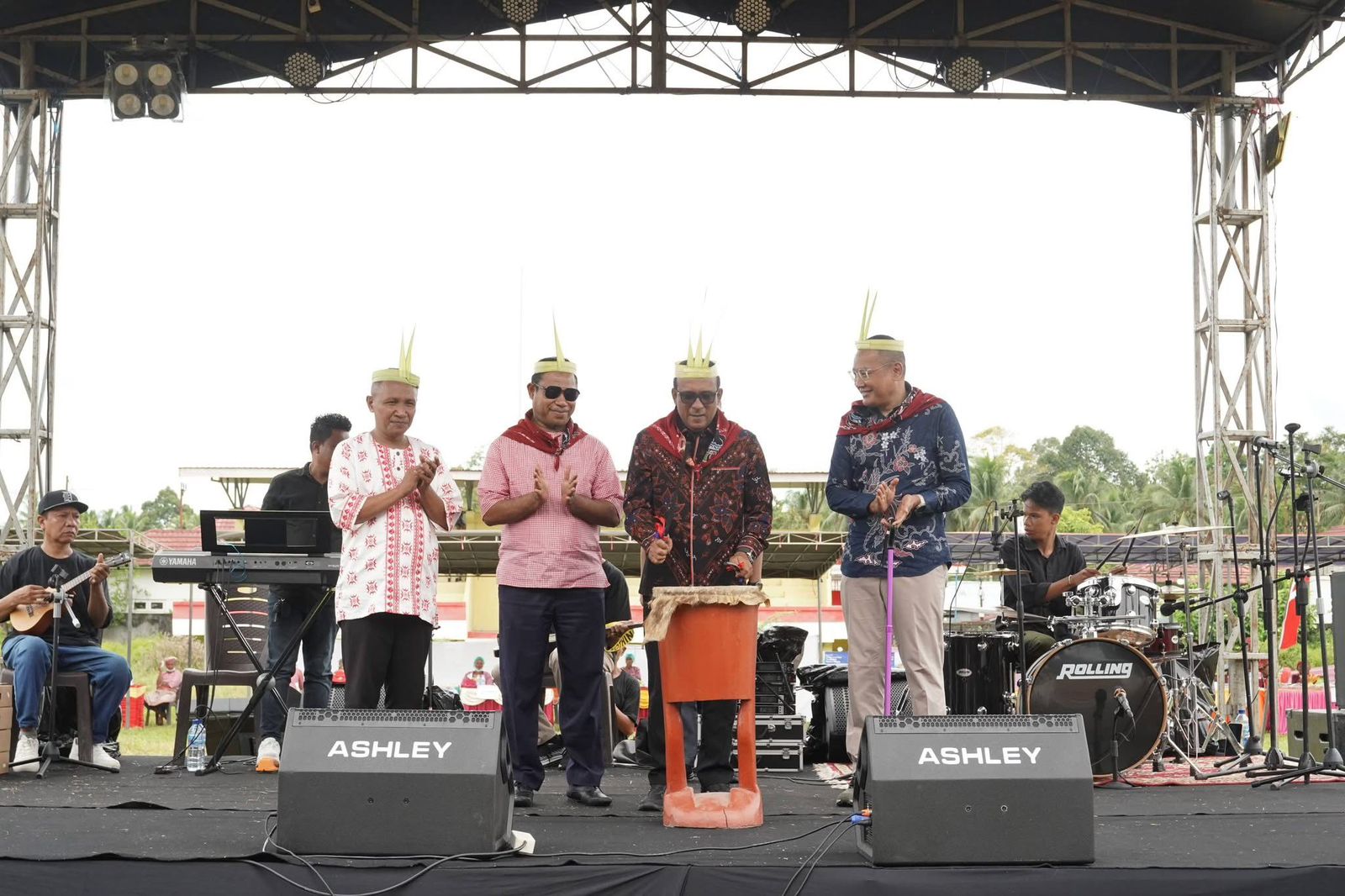 Arumbai Sambut Bupati, Festival Kor’a Inasua TNS 2026 Resmi Dibuka dengan Sentuhan Budaya